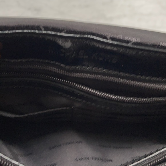 Michael by Michael Kors Sloan large velvet shoulder bag - Picture 9 of 10